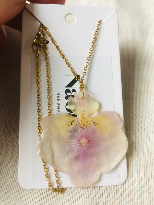 Collana di orchidee